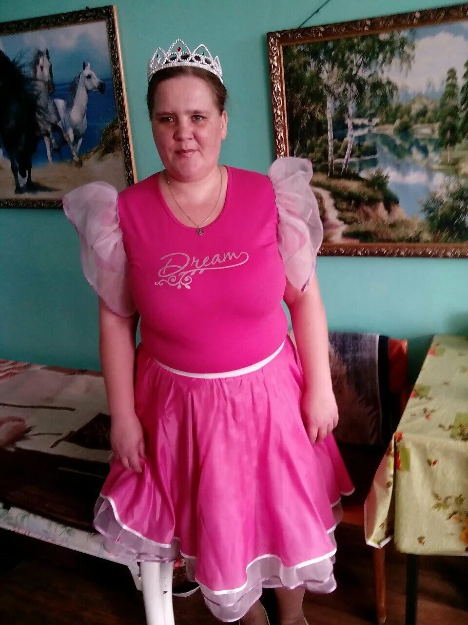 Безвкусный стиль в одежде. Механизаторы в колхозе. Колхозные платья. Колхозный наряд. Колхозный наряд.