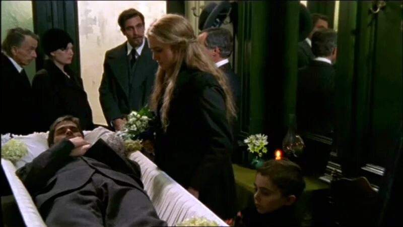 Автоматы в гробу кадр из сериала BLACK IS BEAUTIFUL Casket, Funeral memorial, Funeral