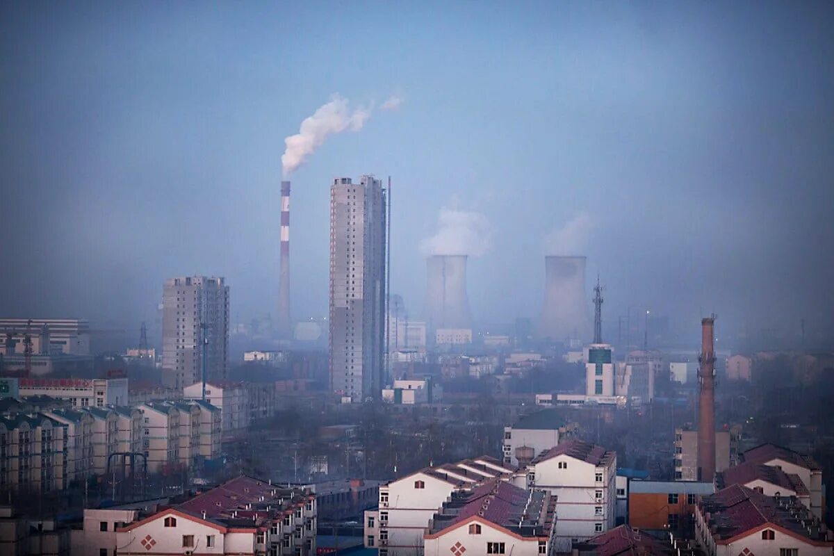 Bad pollution. Баодин Хэбэй Китай. Загрязнённые города Тяньин Китай. Загрязнение воздуха. Загрязнение воздуха в городе.