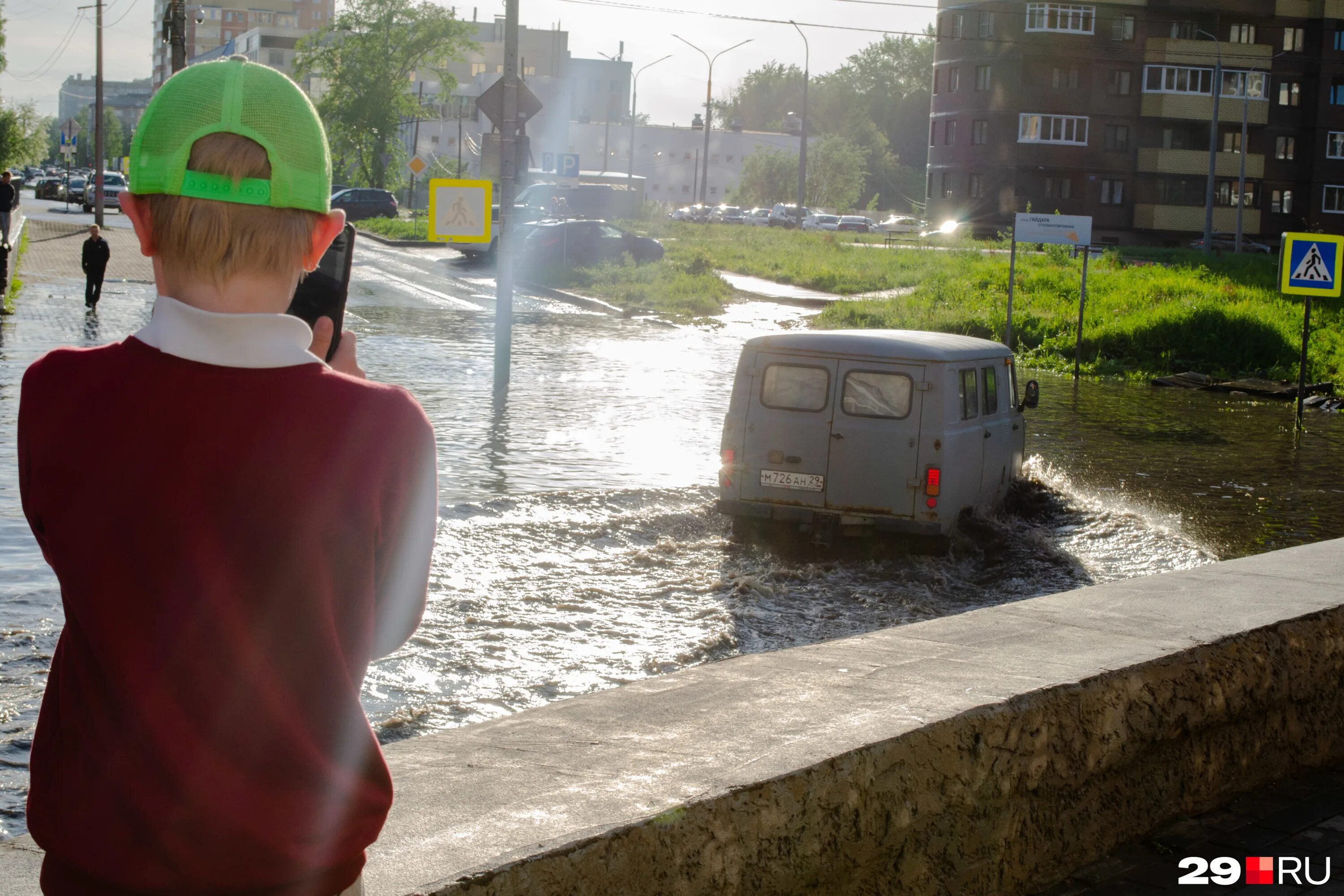 ливень в городе. гроза в москве 2021. дождь в воронеже вчера. ураган на волге. туда где ливень 8.