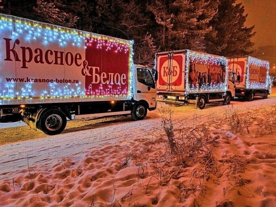 Стишки новый год мчится. Новый год к нам мчится цитаты. Скоро новый год картинки красивые. Новый год к нам. Праздник к нам приходит новый год.
