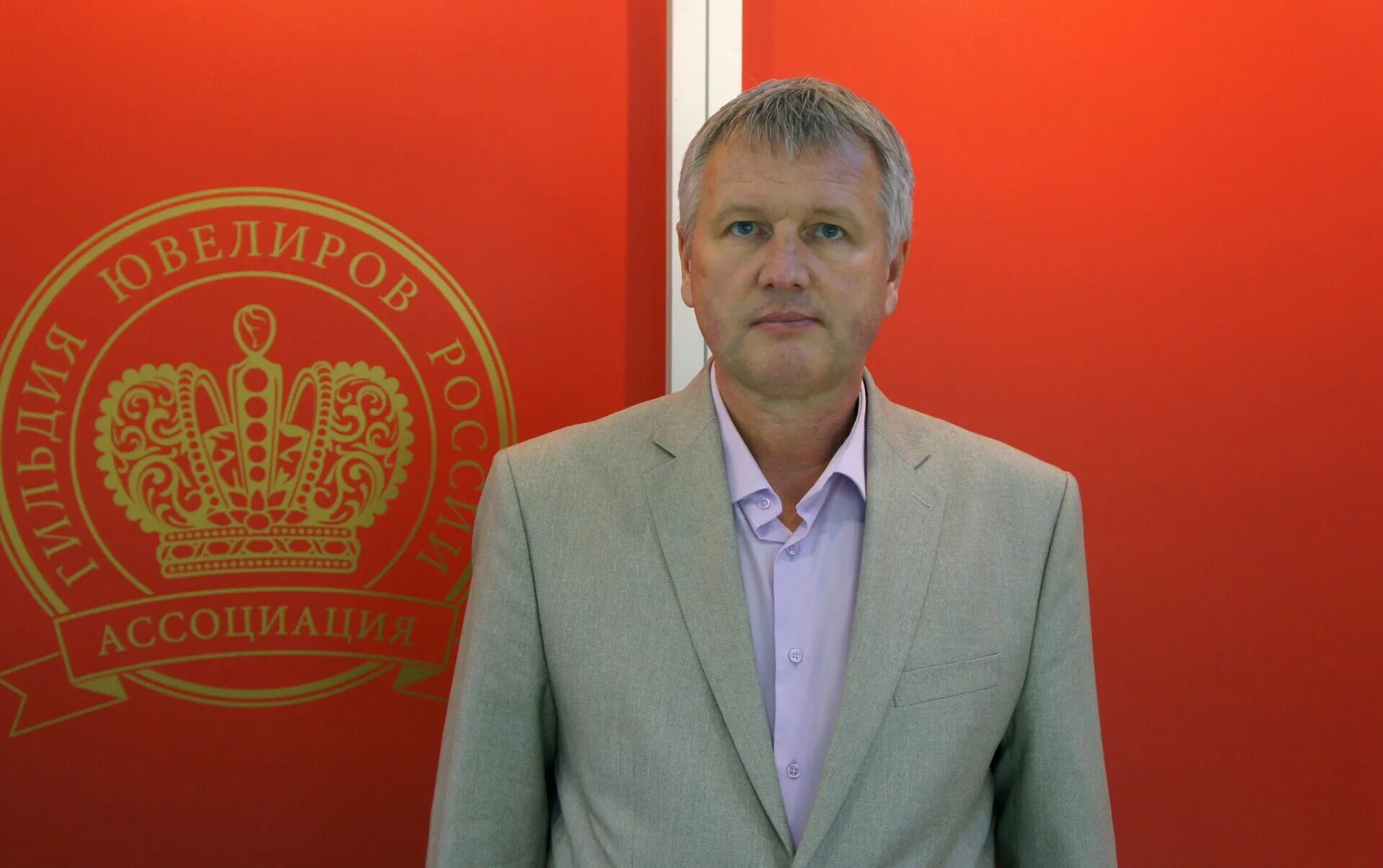 Эдуард уткин казань. Эдуард уткин гильдия ювелиров. Гильдия директор. Уткин эдуард юрьевич. Гильдия директор.
