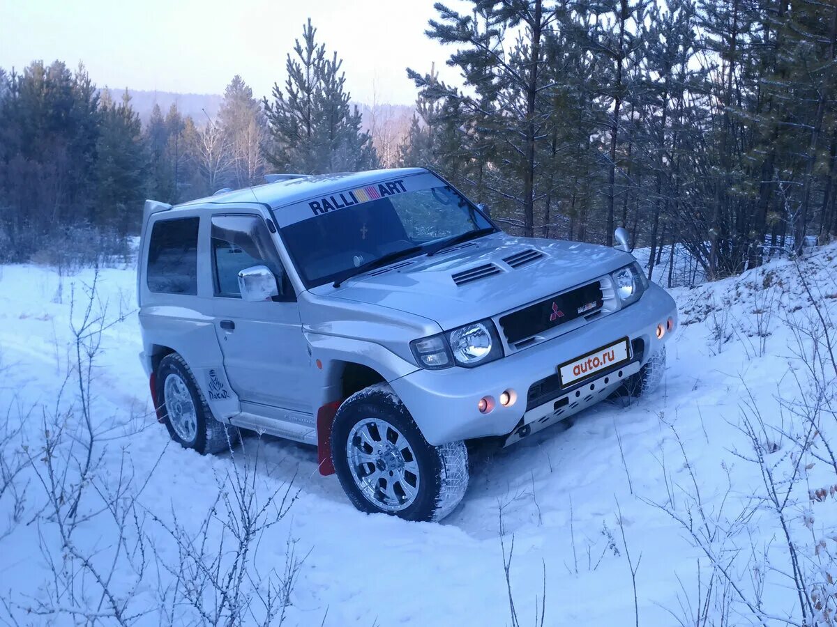 Митсубиси паджеро бензин купить. Mitsubishi Pajero 1998 3.5. Pajero 1998. Паджеро 1998. Митсубиси Паджеро Еволутион 1998.