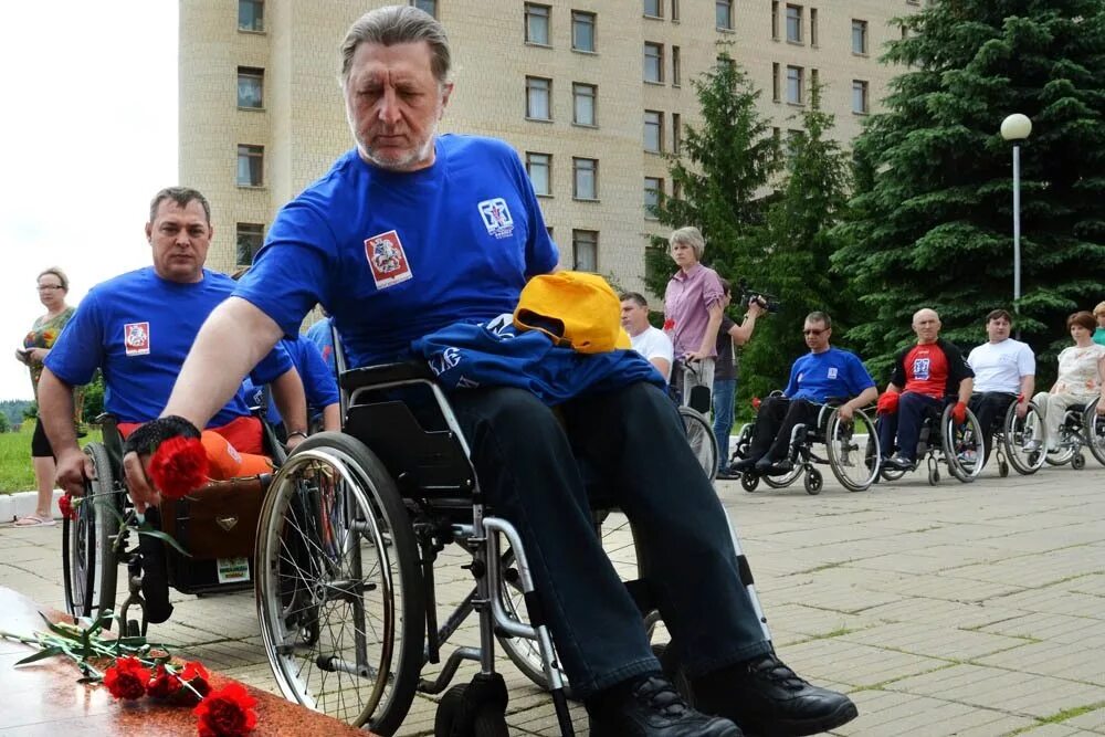 Инвалидность вследствие травм. Военнослужащие инвалиды. Ветераны инвалиды. Военные инвалиды России.