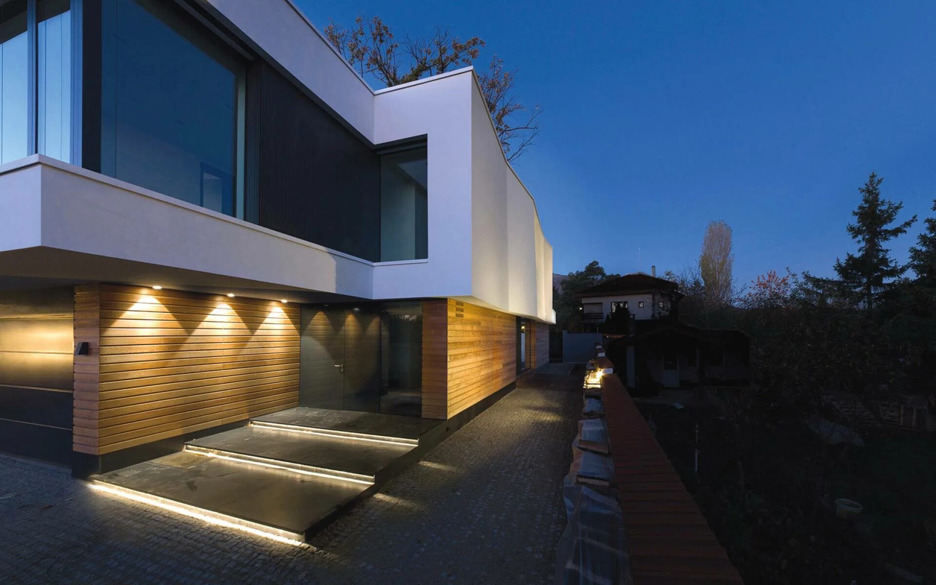 Необычный потолок. Современная подсветка. Шикарные потолки. Гостиная интерьер. Современное освещение в комнате.