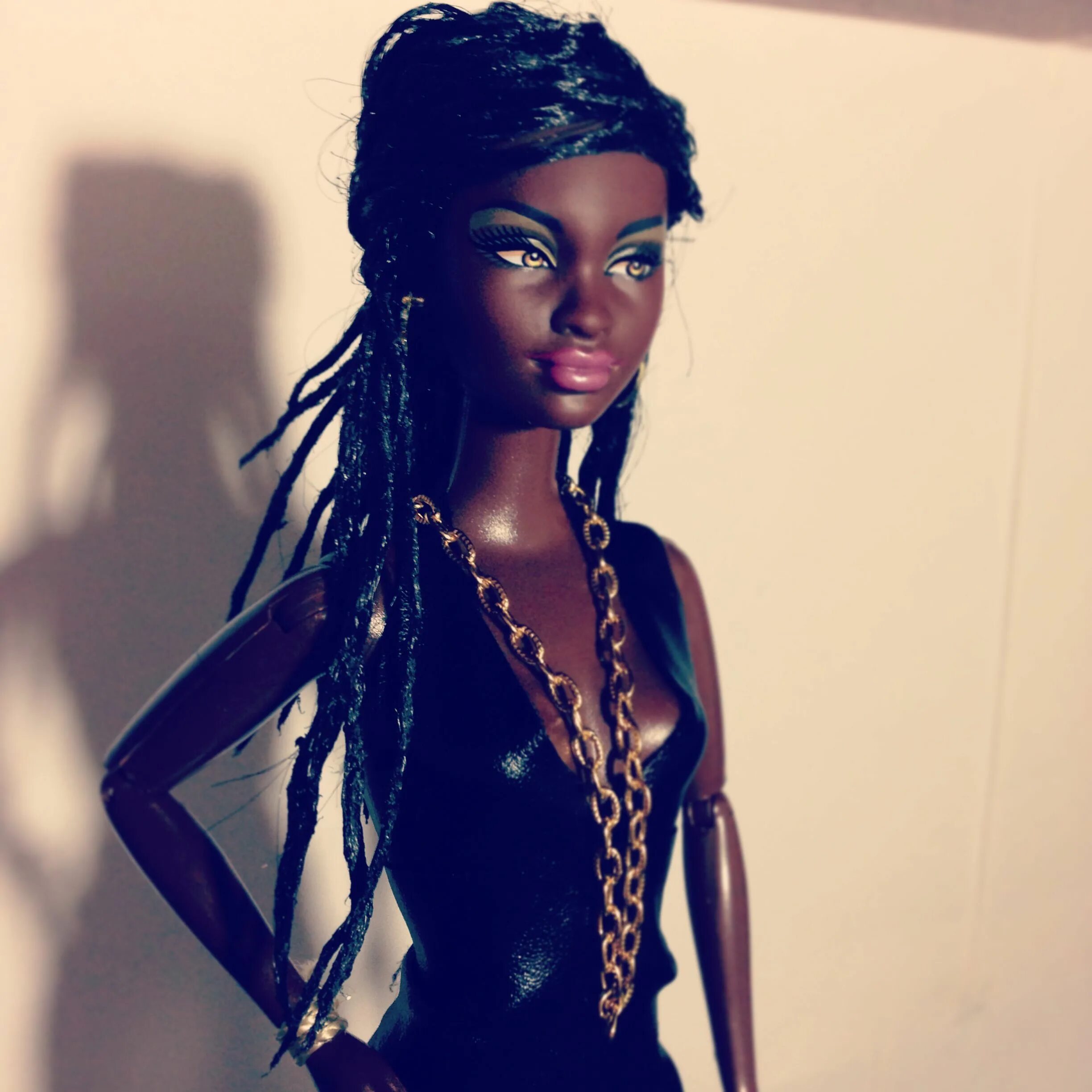 Кукла барби темнокожая. Барби с большой головой. Black barbie. Барби темнокожая. Барби афро.