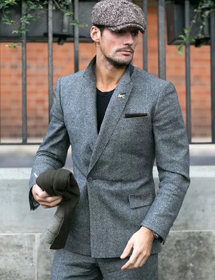 Дэвид Ганди восьмиклинка. Дэвид Ганди в кепке. David Gandy пальто. Восьмиклинка мужская Дэвид Ганди. Стили кепок мужских