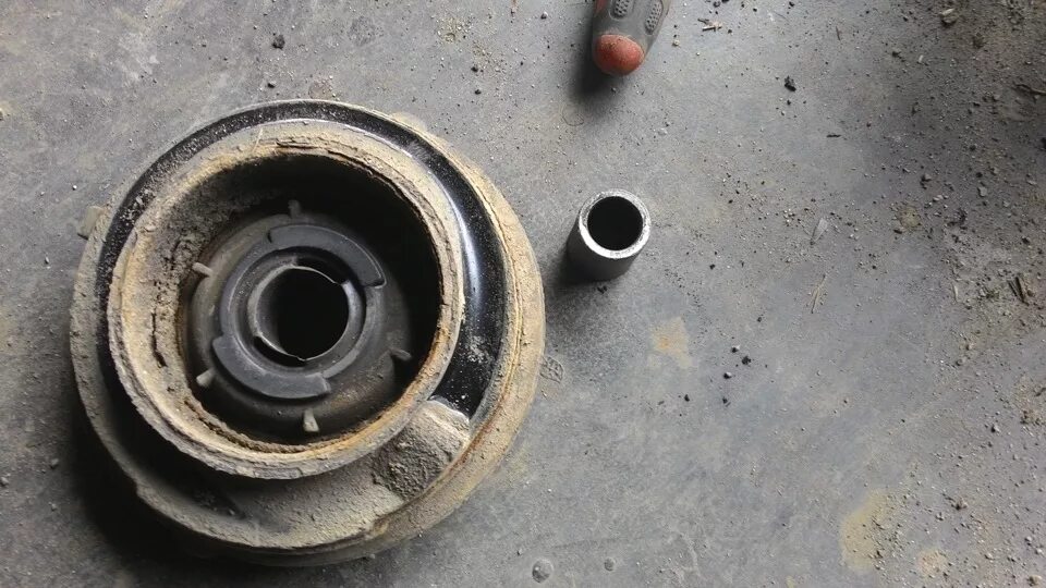 Сабвуфер в полку багажника пежо 308. Скрип пежо 308. Сайлентблок задней балки пежо 308. Скрип пежо 308. Скрип пежо 308.