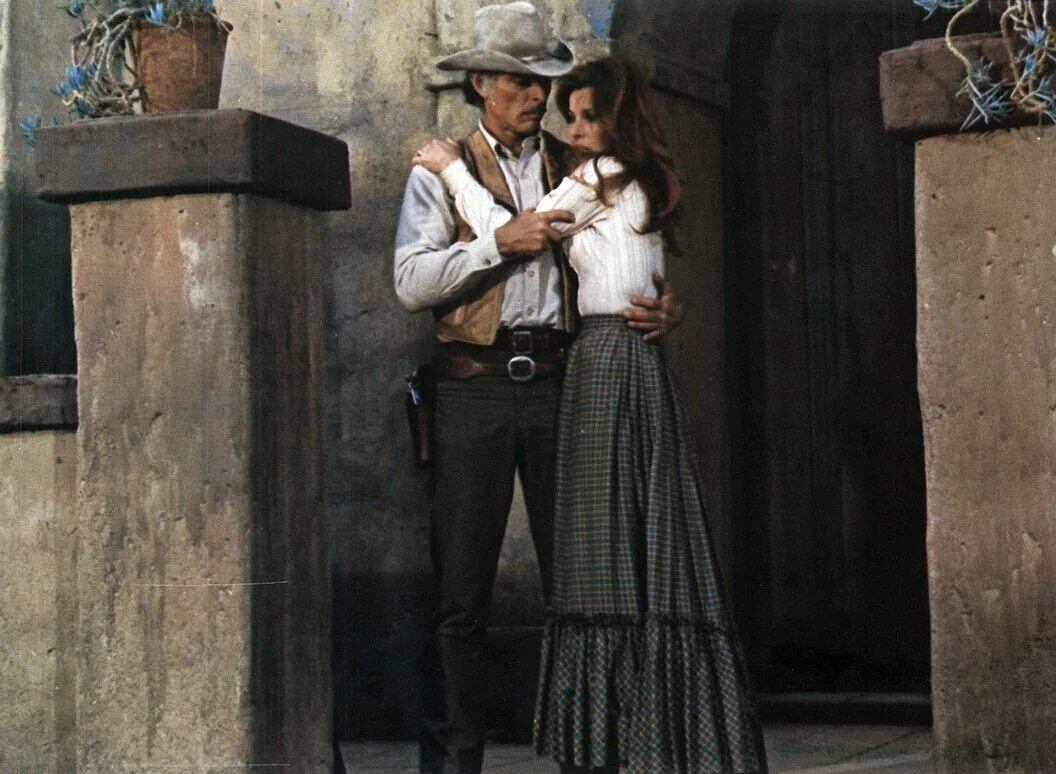 великолепная семерка фильм 1960. великолепная семёрка 1972. дикий запад фильм 1972. The magnificent seven ride! 1972. связанные пленницы в седле.