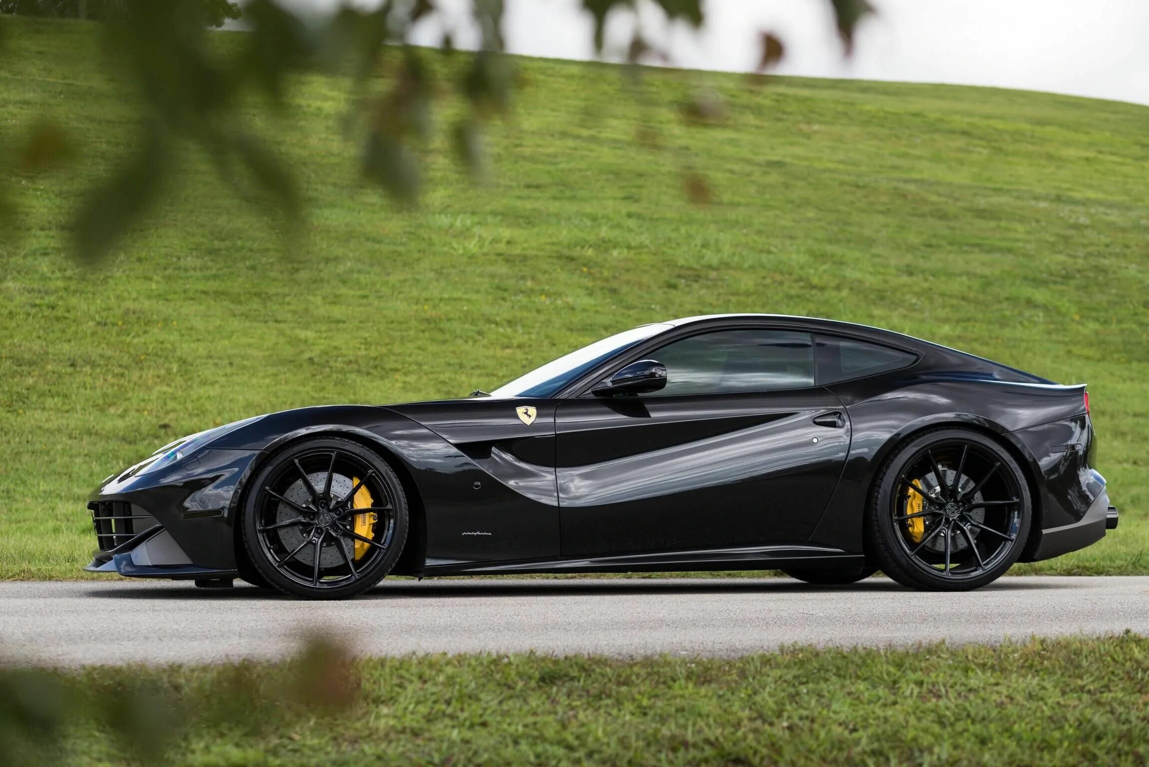 Ф12. Феррари ф12. ferrari ф12 берлинетта. ферарри ф 12 бирленета черная. феррари ф12 берлинетта черная.