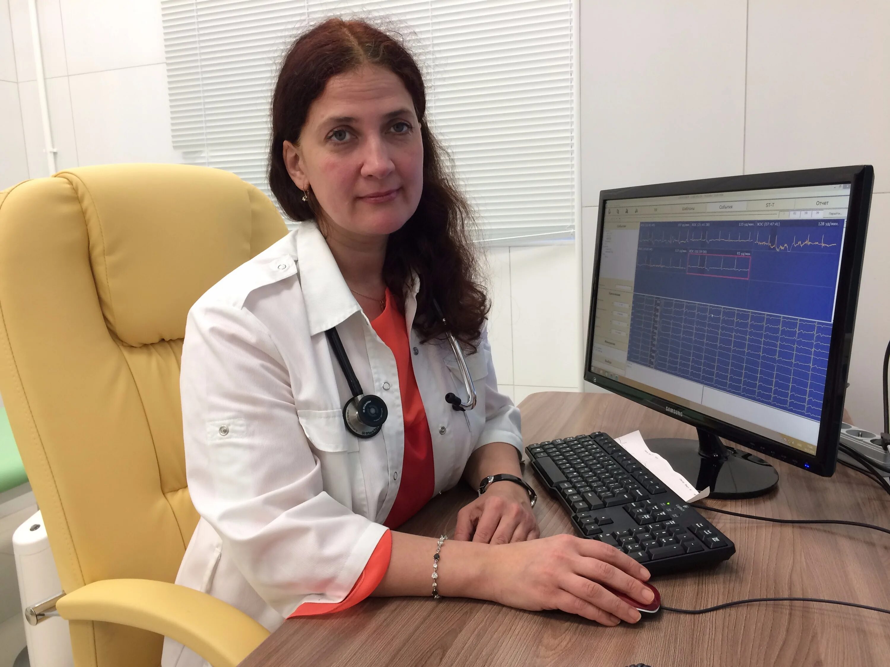 кардиологи в алмазова спб. хорошие кардиологи петербург. нагорный михаил борисович аритмолог. кобелева елена владимировна. врач ирклиенко.