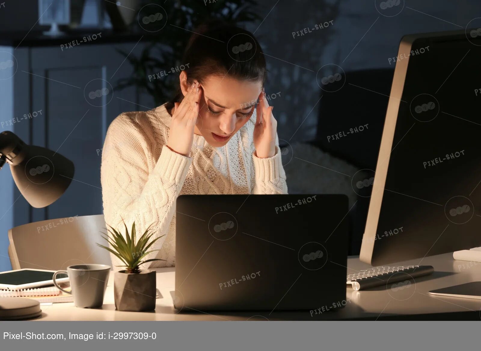 Жена работает ночью. Жена работает ночью. Муж на хозяйстве. Нарушение сна мкб 10 у взрослых. Ложимся спать.