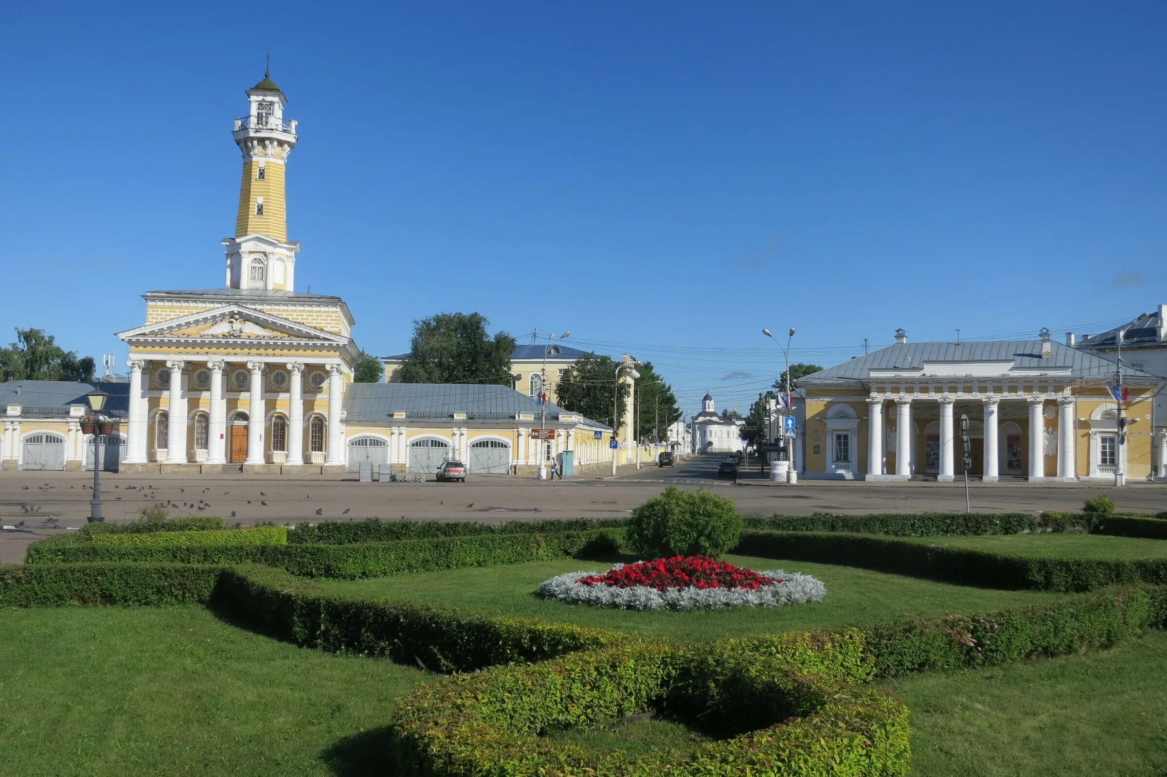сусанинская площадь в костроме памятники. какая площадь костромы. кострома центр города. кострома центр 2003. кострома достопримечательности сусанинская площадь.