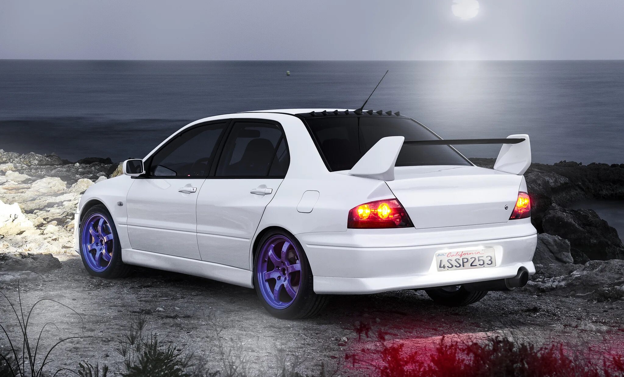 600 1024 8. Mitsubishi EVO 8. Mitsubishi Lancer Evolution 8 White. Митсубиси Лансер Эволюшн 9 белый. Mitsubishi Lancer Evolution 8 белая.