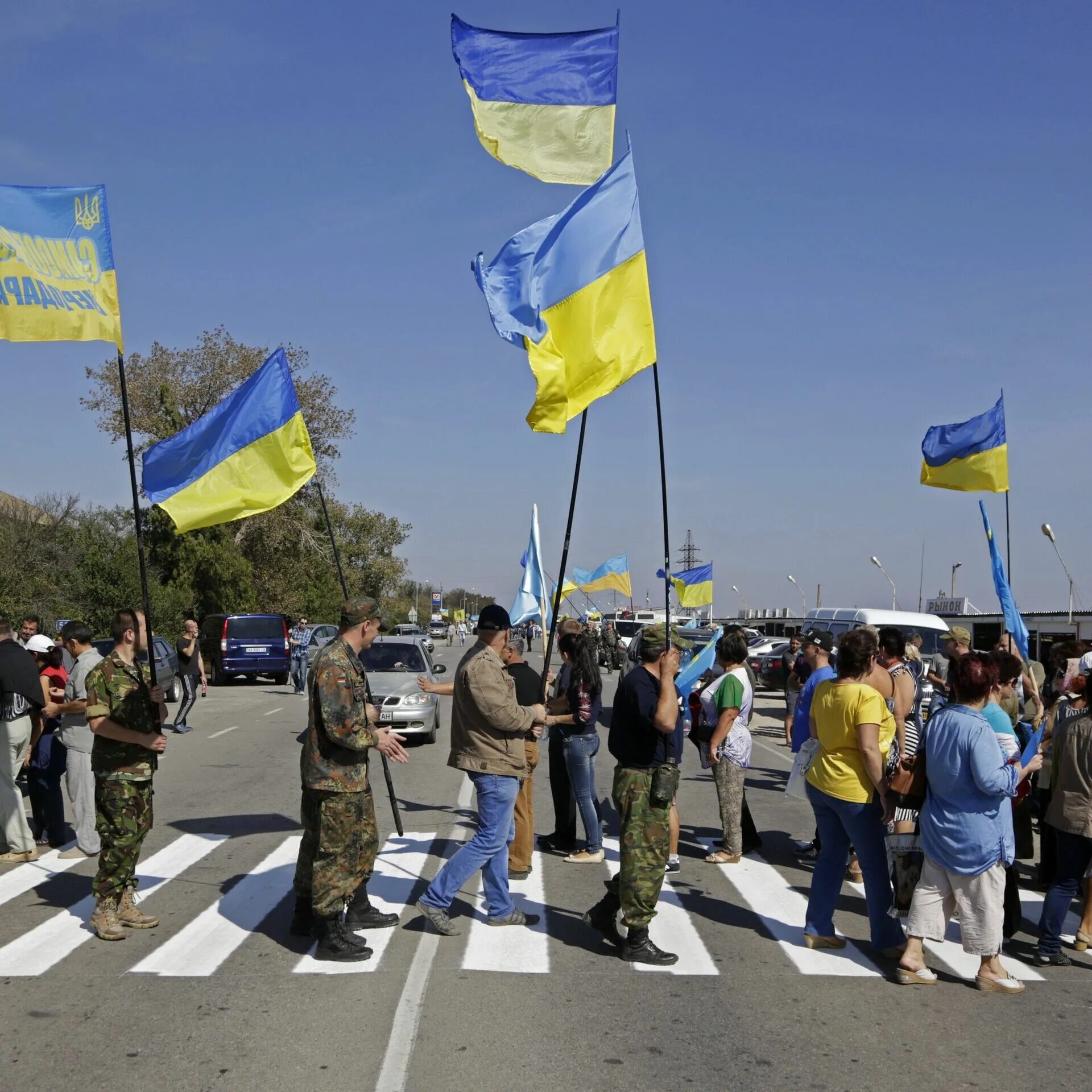 Блокада крыма. Блокада Крыма со стороны Украины. Блокада Крыма 2014 год Чонгар.