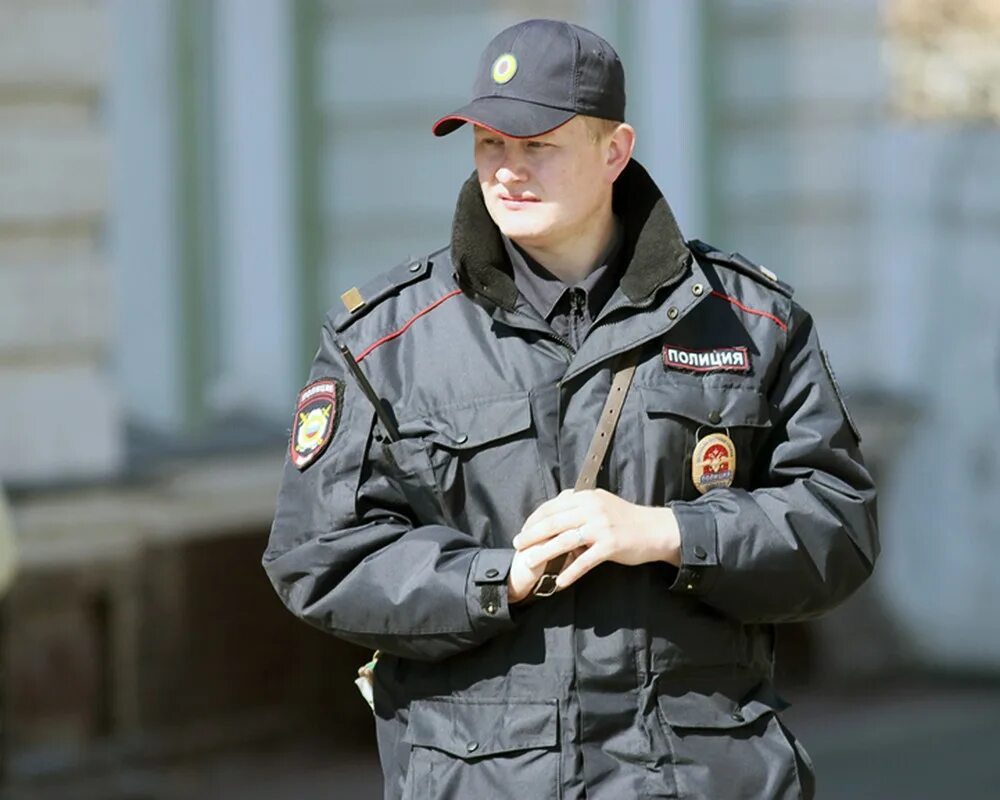 Фото полицейского. Полиция. Человек в полицейской форме. Русская форма полиции. Люди в форме полиции.