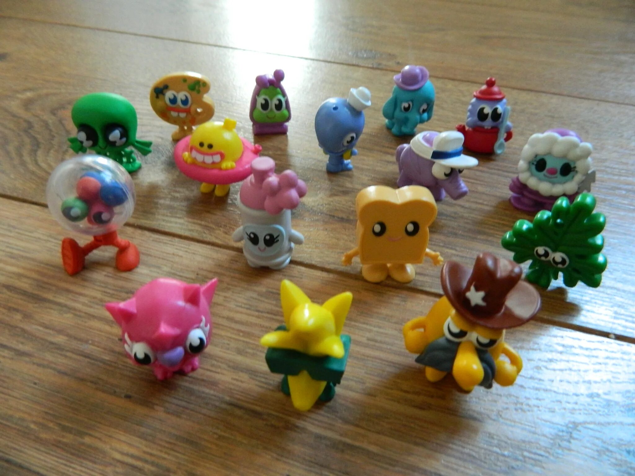 Monsters series. Moshi Monsters Series. Фигурки монстры Моши 2008.