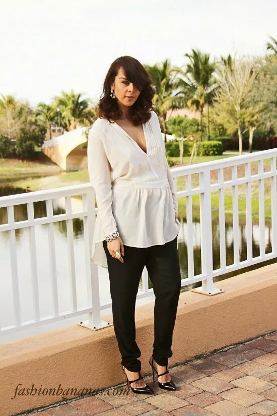 Офисная одежда скрывающая беременность. Одежда для скрытия живота. Как скрыть беременность одеждой. Дженнифер энистон беременная 2022. Одежда скрывающая беременность.