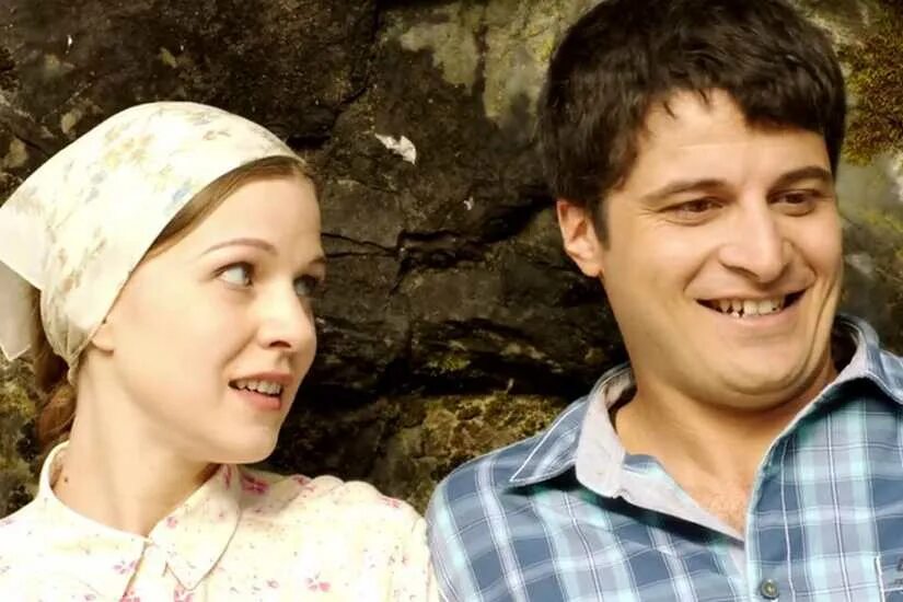 Море солнце керамзит. Море горы керамзит сериал. Лаура Кеосаян море горы керамзит. Армен Арушанян актер море горы керамзит. Дана Абызова море горы керамзит.