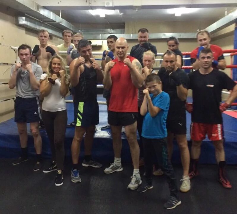 Бокс картинки. Бокс вид спорта. Бокс киров прогресс. Бокс в горно алтайске. Любительский бокс.