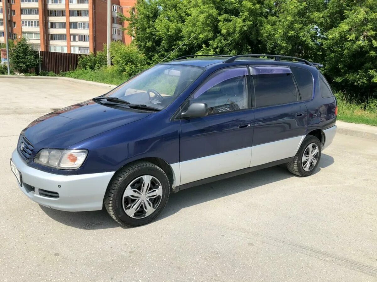 Toyota ipsum sxm10. ипсум 1996. город кызыл машины. тойота пикник 1997 салон. ипсум 1996.