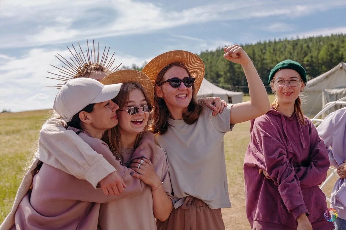 Комьюнити кэмп. Лагерь содружество иркутск. Camp community. Комьюнити кэмп. Дети в лагере.