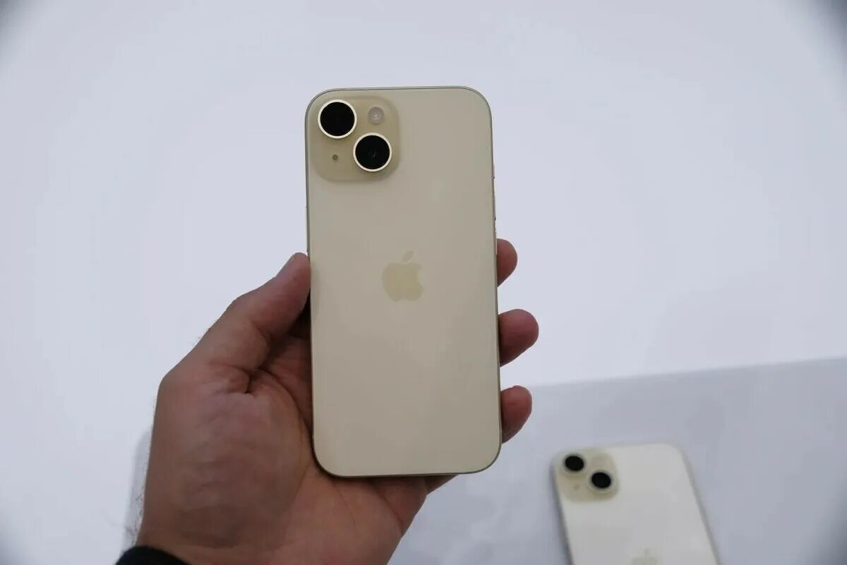 Айфон 16 про песочный цвет. Iphone 13 pro max. Айфон 16 про песочный цвет. Айфон 16 про песочный цвет. Айфон 15 про цвет титан.