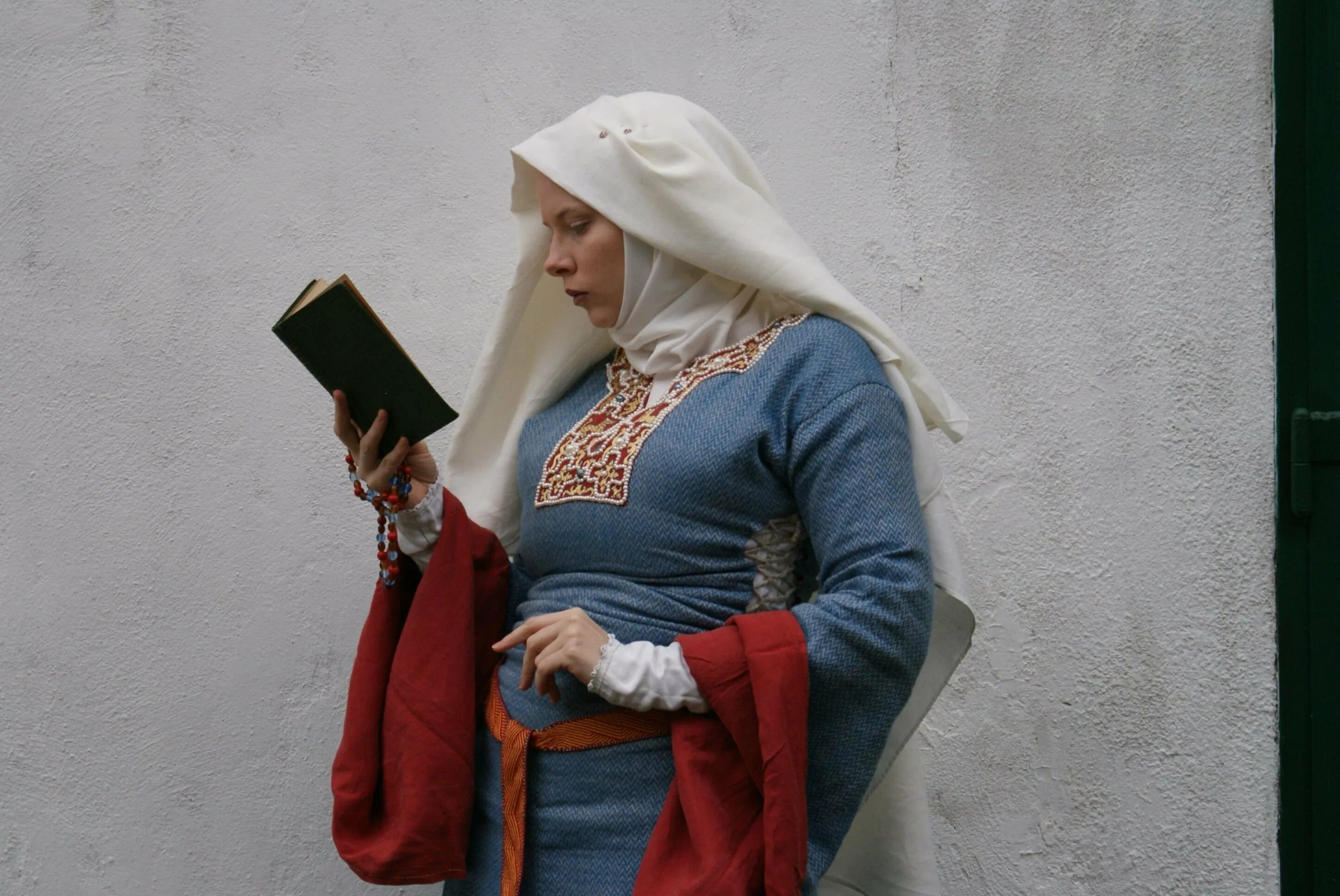 Елизавета fantasy gown. Элен блио читать полностью без регистрации. Элен блио невинная для волчьей стаи читать онлайн бесплатно. Сыграй со мной в любовь элен блио. Элен блио читать полностью без регистрации.