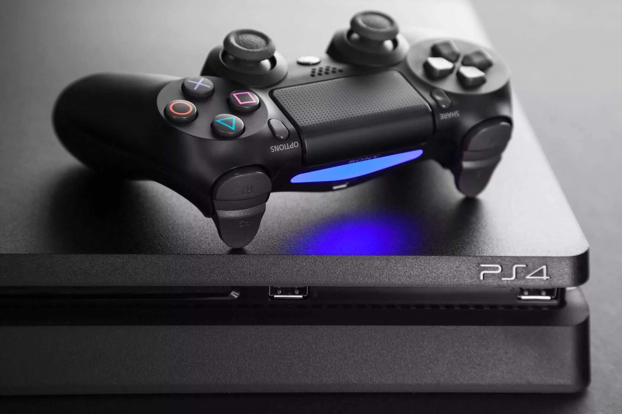 В каком году вышел playstation. Console playstation ps4. sony playstation 5. плейстейшен 5 и плейстейшен 4. креативная реклама игровой консоли.