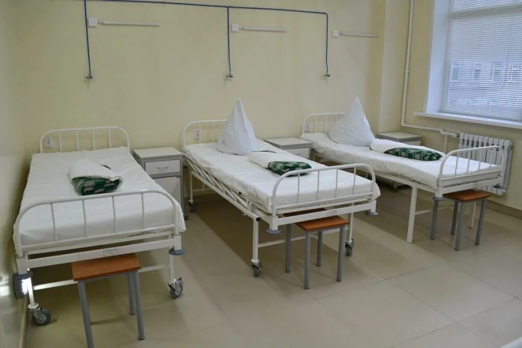 Пациентов с симптомами COVID-19 селят по несколько человек в палатах инфекционно