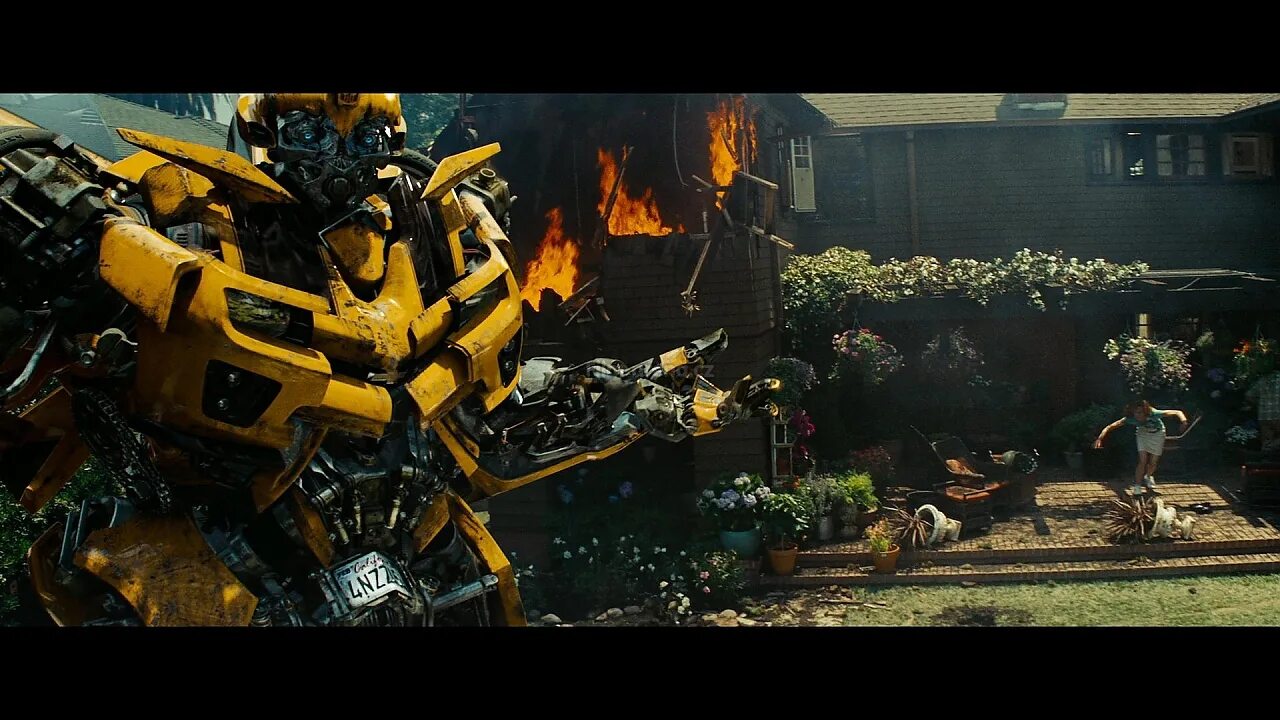 Transformers 2009. Бамблби месть падших. Трансформеры 2 месть падших Бамблби. Трансформеры месть падших 2009 Бамблби.