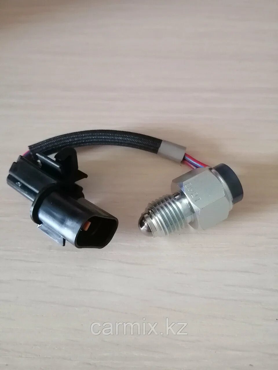 Mitsubishi pajero датчики раздатки. Датчик раздаточной коробки. Датчик раздаточной коробки. Датчик раздатки митсубиси паджеро 4. Датчик раздаточной коробки ивеко 108307.