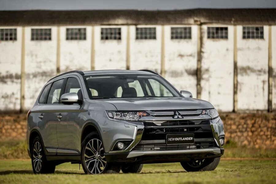 Mitsubishi Outlander 2016. Митсубиси Аутлендер 2016. Митсубиши Аутлендер 2016. Mitsubishi Outlander 3 2016.