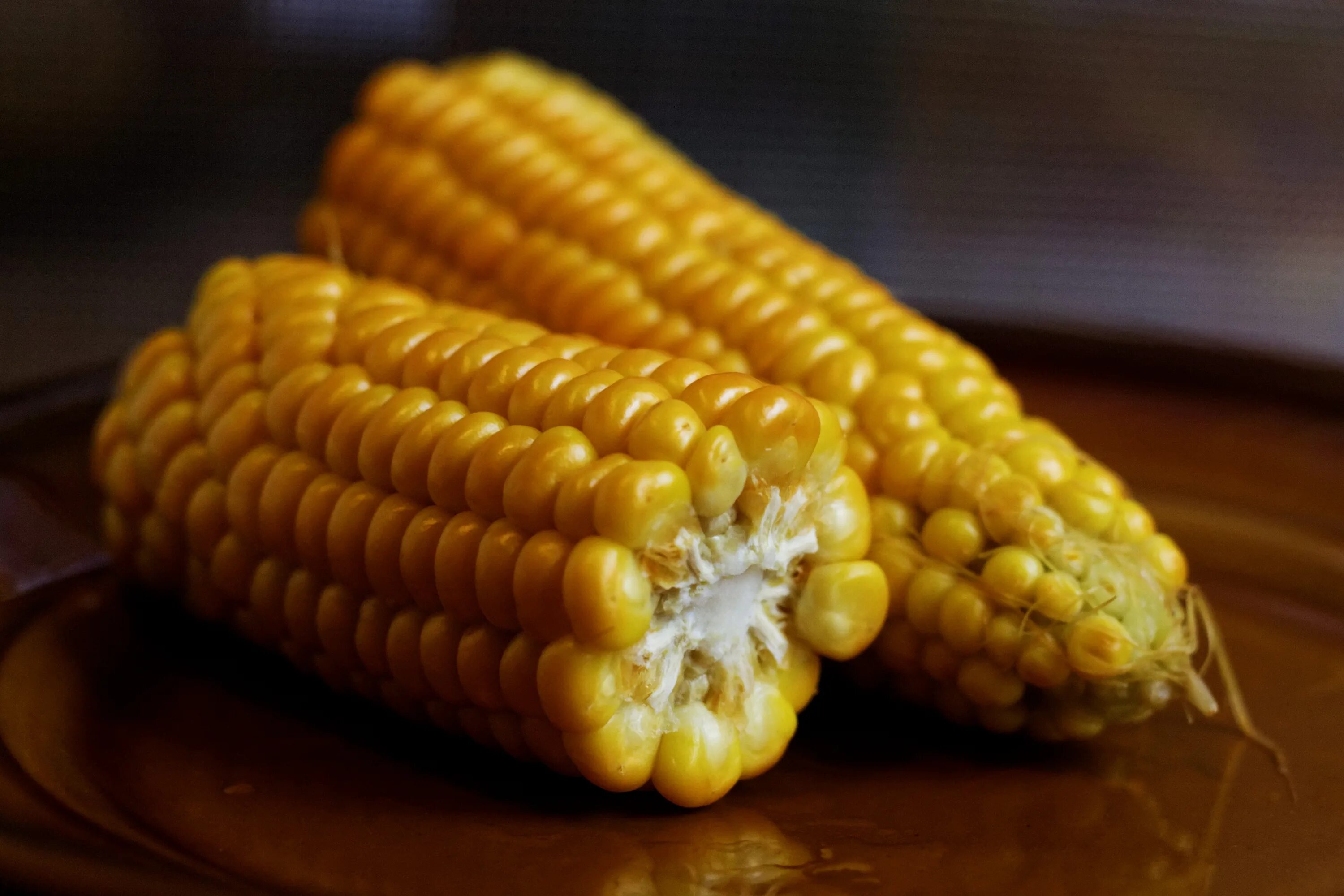 Кукуруза. Кукуруза сладкая. Кукуруза початок. Кукуруза на столе. Corn кукуруза