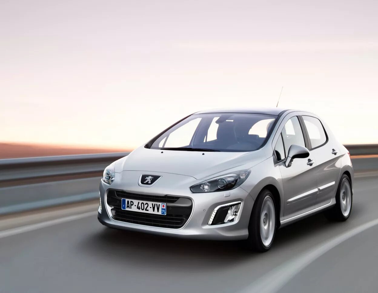 Пежо 308 хэтчбек. Peugeot 308 308. Пежо 308 2011. Пежо Пеугеот 308. Пежо 308 купить новый