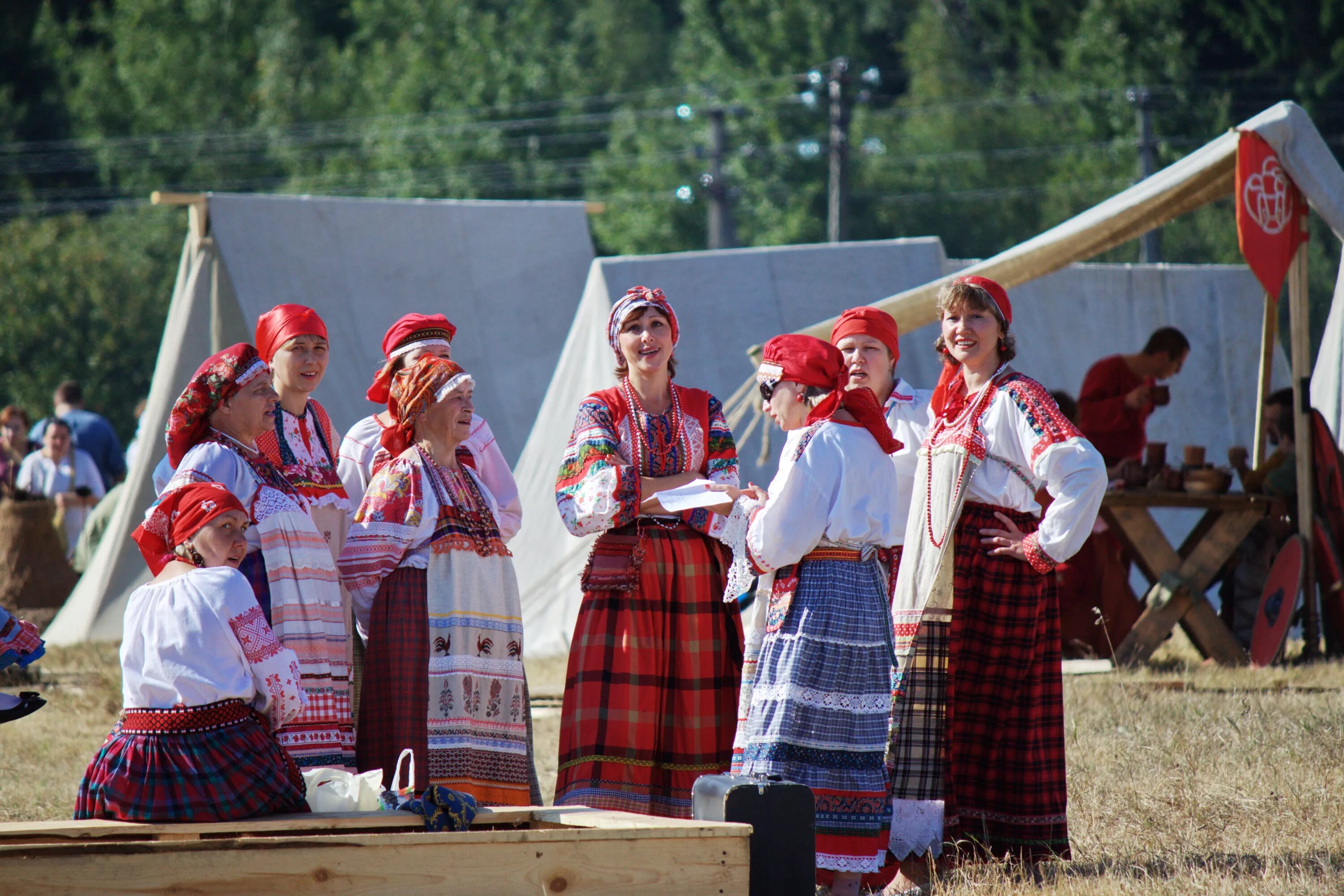 Фольклорные песни слушать. Современный городской песенный фольклор. Русские народные песни фото. Народная песня фото. Русская народная музыка фото.