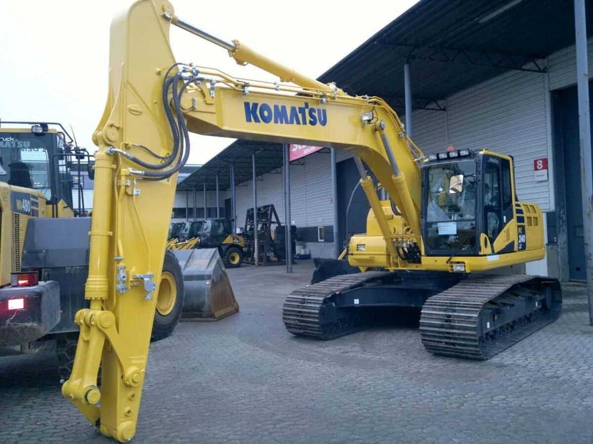 Komatsu PC 240 LC. Экскаватор Комацу 240. Komatsu pc200-6. Экскаватор Комацу pc290lc 8.