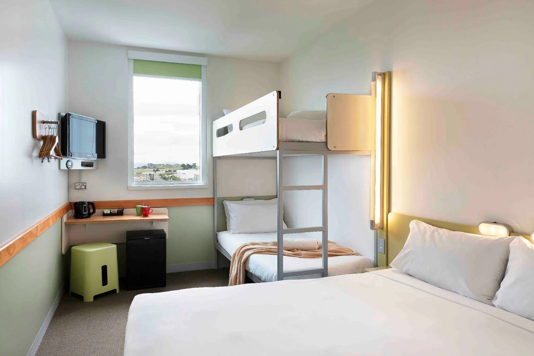 Ибис бюджет. Ибис баджет отель. отель ibis budget завтрак. ibis edinburgh hotel. ibis budget панфиловская номер для троих.