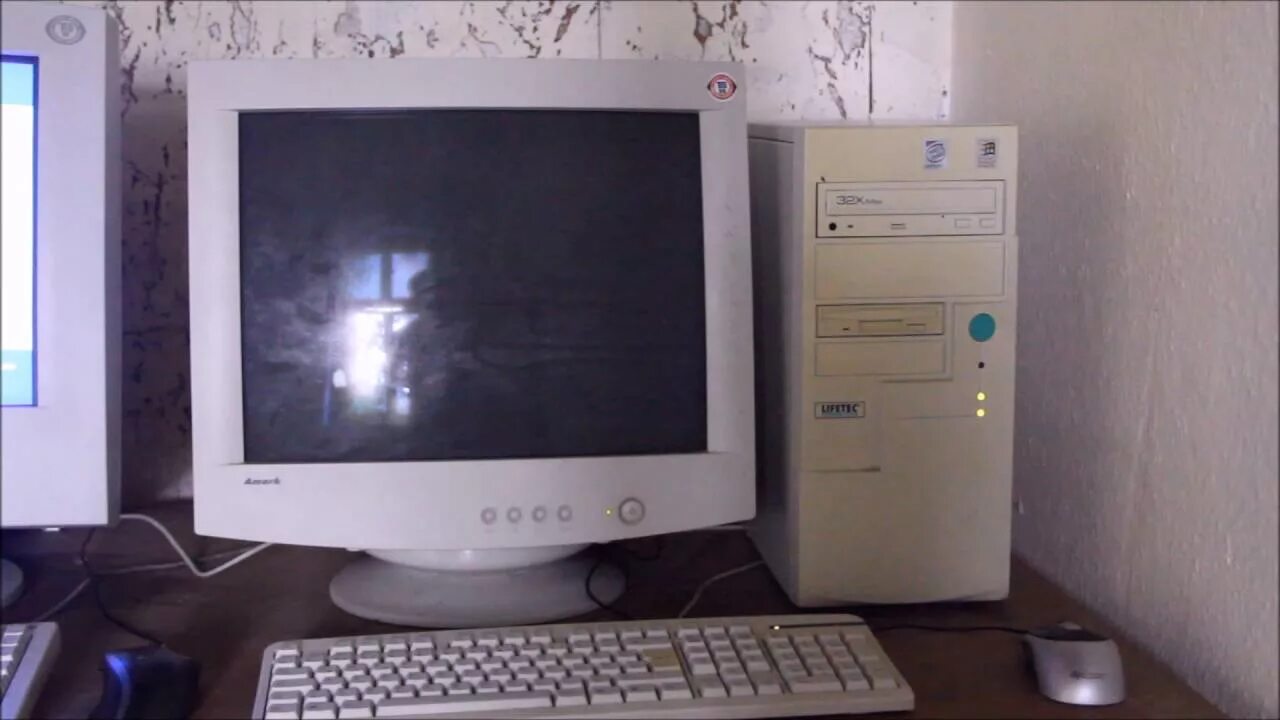 Монитор 1998 LG. Монитор самсунг пентиум 4. Samsung Computer 1992. Компьютер пентиум 1.