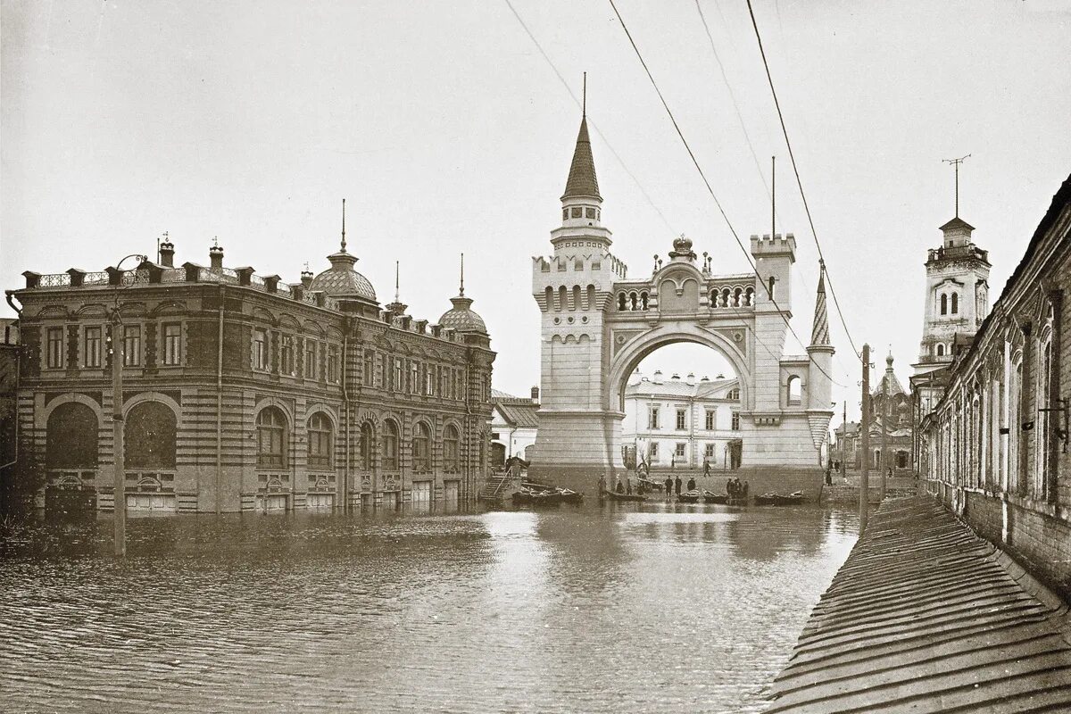 Старое название нижнего новгорода. Триумфальная арка Нижний Новгород 1896. Триумфальная арка Нижний Новгород. Нижний Новгород 19 век. М.П.Дмитриев Нижегородская ярмарка Нижний Новгород.