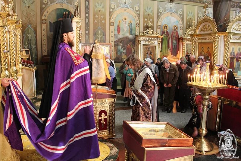 кафедральные соборы новосибирской епархии. храм христа спасителя патриархия. утреня богослужение. рождество в храме. 7 января утренняя служба в церкви.