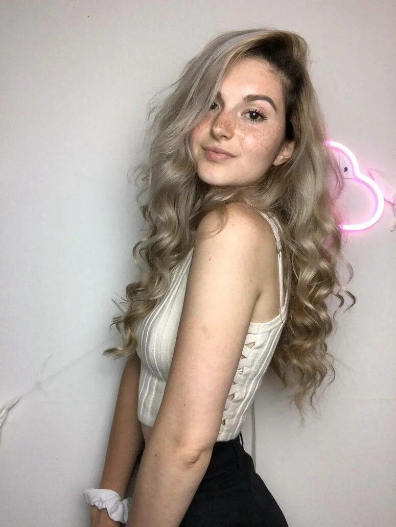 Asmr b. Busy b asmr. девочки 14 лет асмр. misscassi asmr.