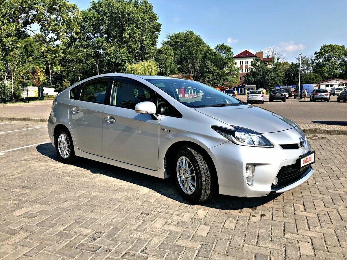 Почему тойота приус. Toyota Prius 40. Toyota Prius 2015. Toyota Prius III Рестайлинг (xw30). Toyota Prius III xw30 2015.