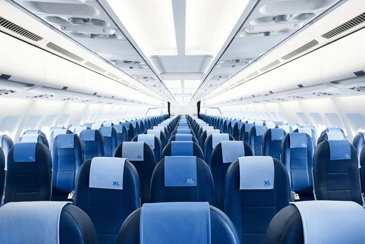 Салон самолета а 330. Airbus a330-300 салон. airbus 330-203 салон. аэробус а 330 салон. airbus a330-941 салон.