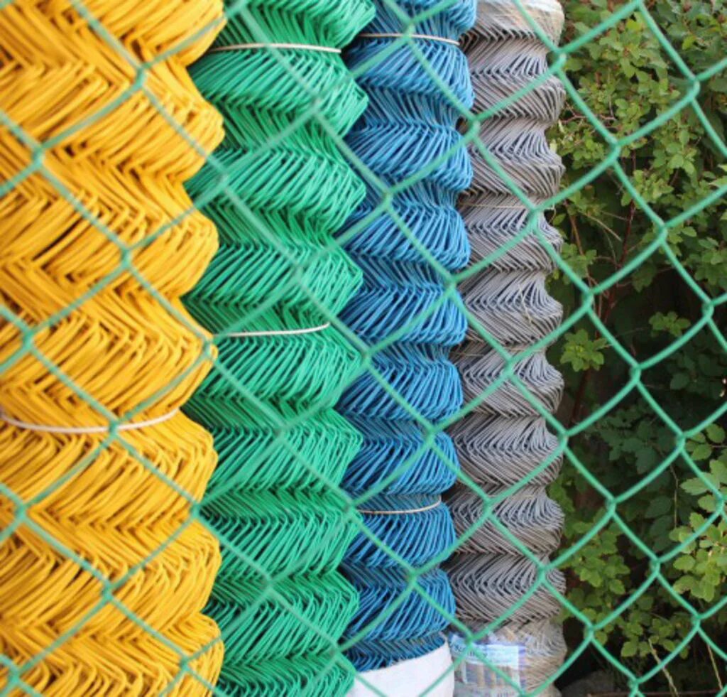 рабица сетка в пвх 2. сетка рабица, п/п, d=2. сетка рабица с полимерным покрытием. сетка рабица 10*10*1,2 (1,5м*10м). сетка рабица ячейка 20х20.