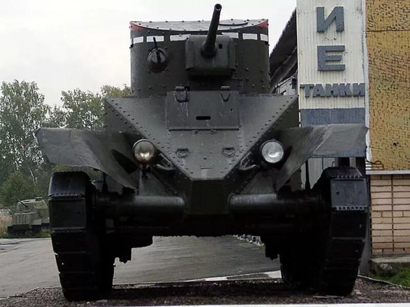 Легкий танк бт 2. BT 2 танк. БТ-2 лёгкий танк. БТ 2 С пулеметом. Лёгкий колёсно-гусеничный танк БТ-2.
