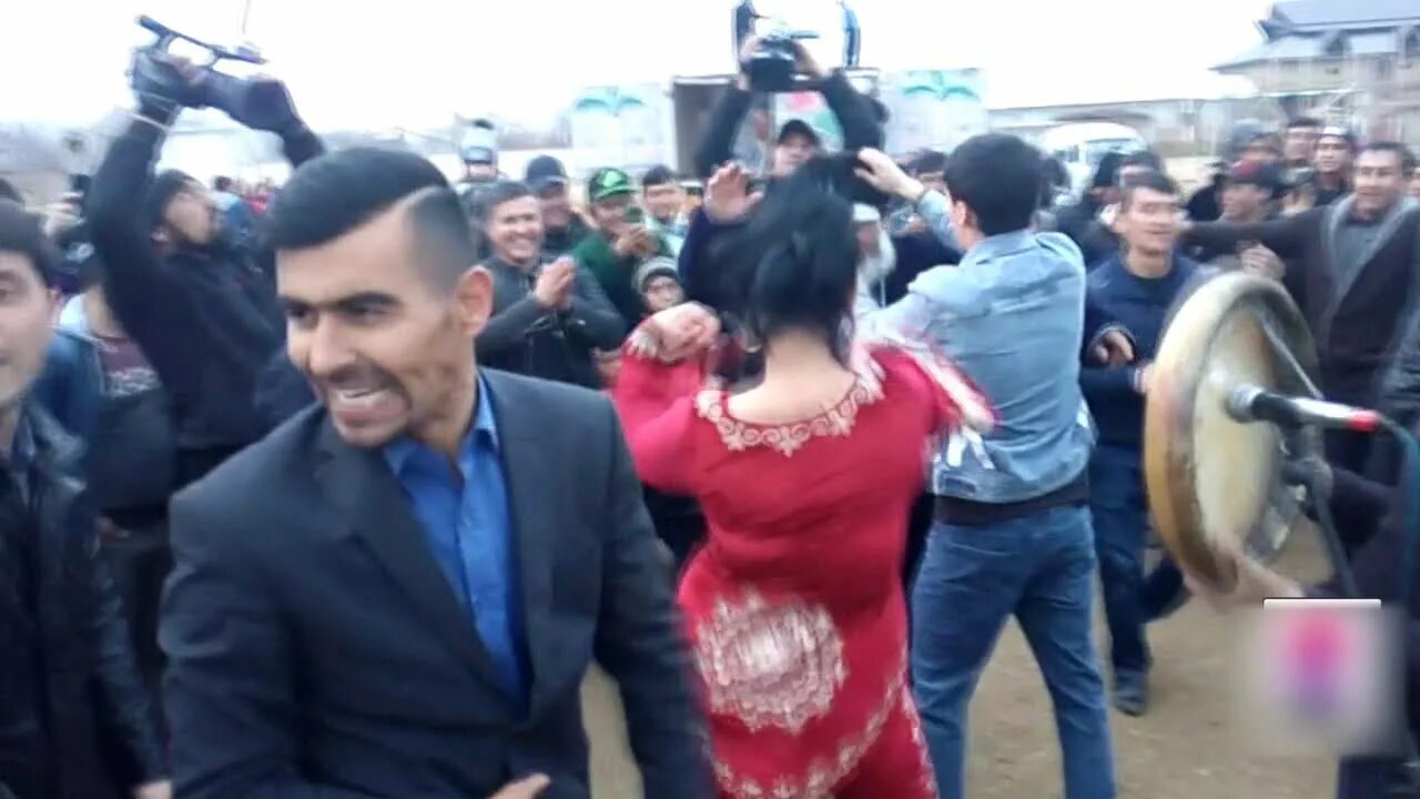 Кадами курбонов 2021. Актер таджикистан курбон. Ракосаи махмадали умаров. Манижа сабо туйона. Чанозаи кадами курбон.