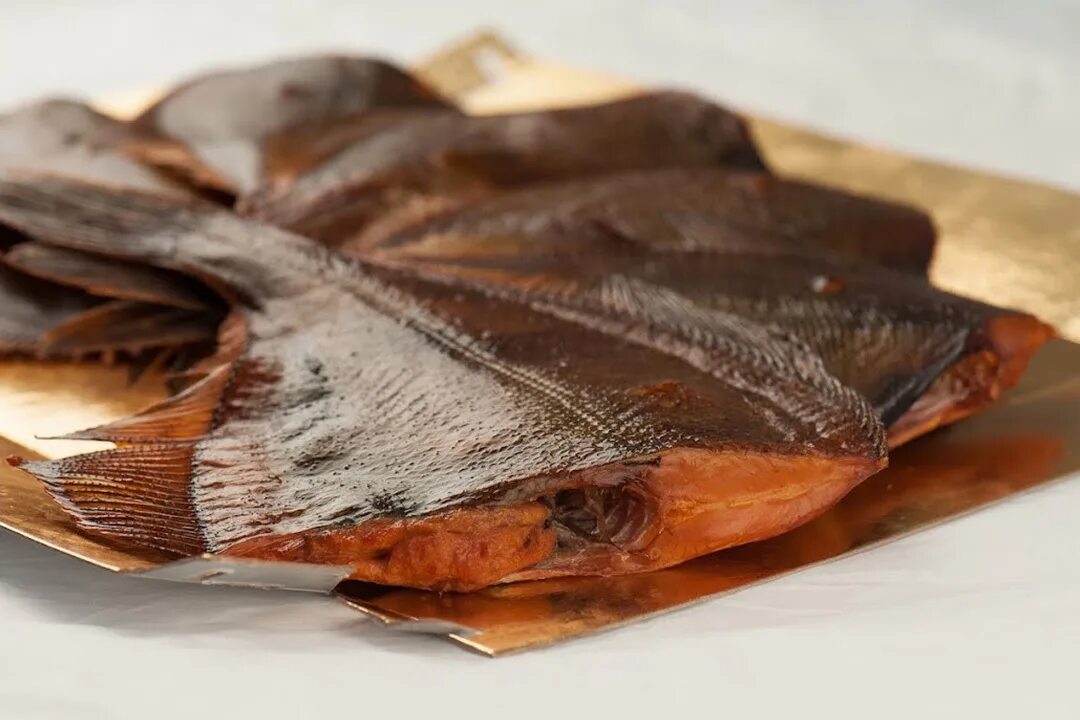 копченая рыбка. юкола щуки холодного копчения. пелядь холодного копчения. вялено копченая рыба. рыба холодного копчения ассорти.