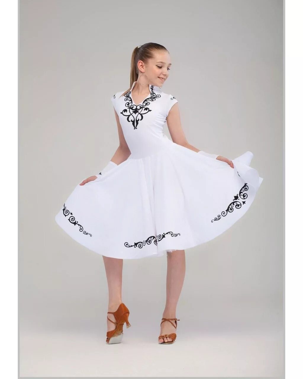 Бейсик платье для бальных танцев. Белое платье для бальных танцев. Рейтинговое платье белое. Белое рейтинговое платье для бальных танцев. Юбка соска