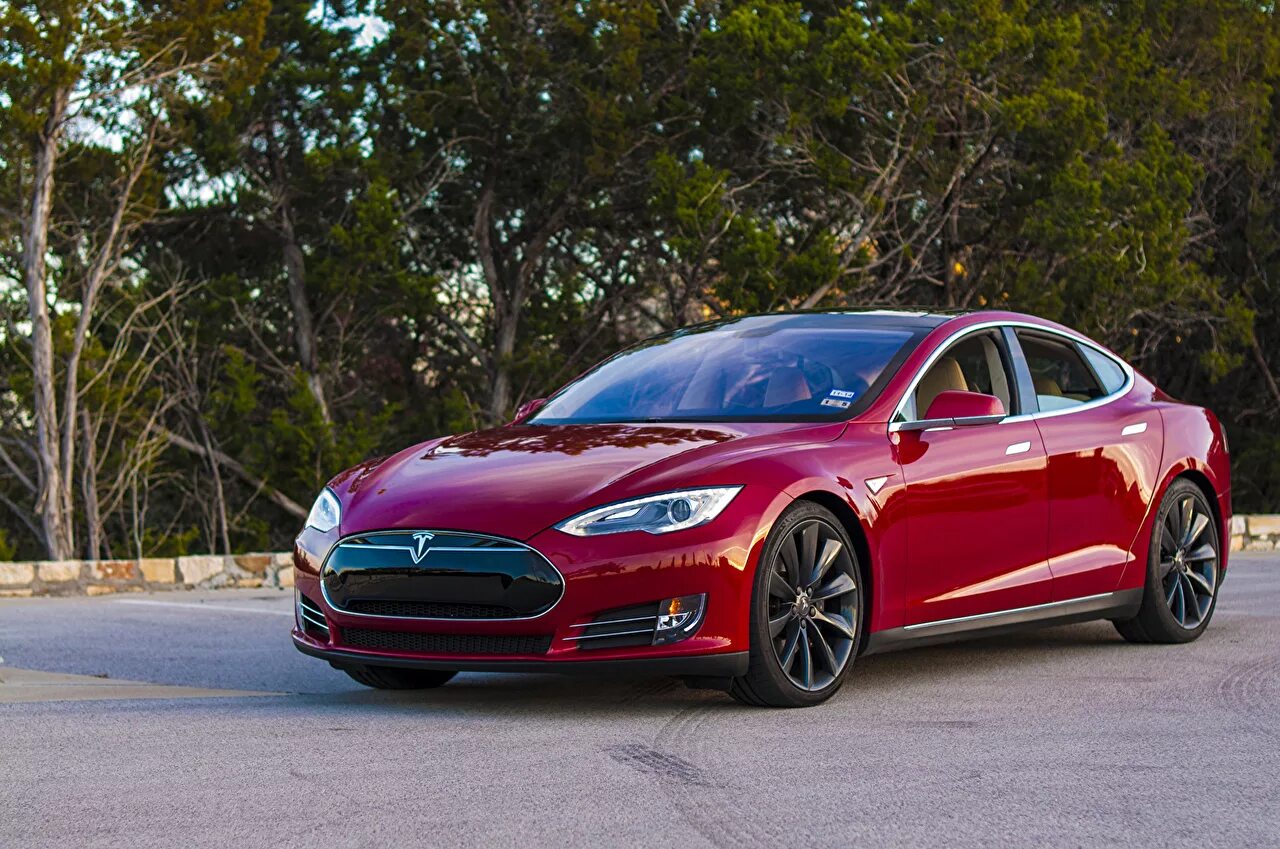 Автомобиль s. Электромобиль Тесла. Автомобиль Tesla model s. Tesla седан model s. Электрокар Tesla model s.